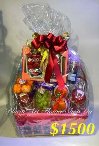 01 Fruits and Food Hampers